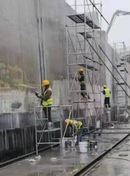 丰都球场翻新地面是一个涉及